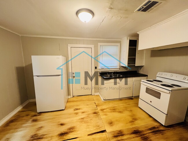 Building Photo - 102 S 2nd St