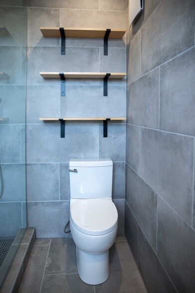 Building Photo - 1320 W 19th St