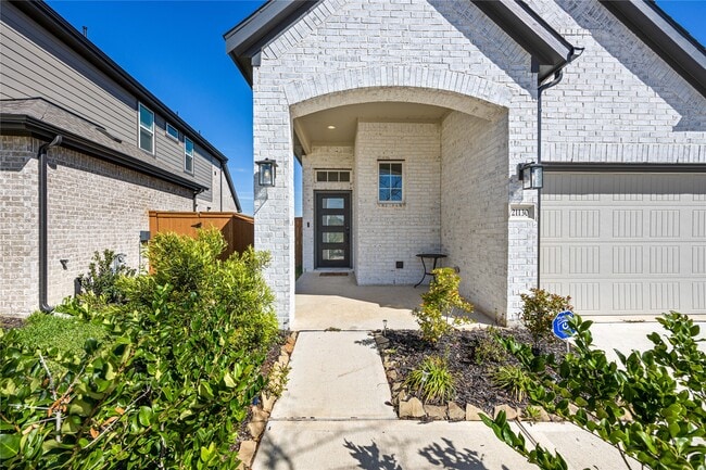 Building Photo - 21130 Garden Palm Dr