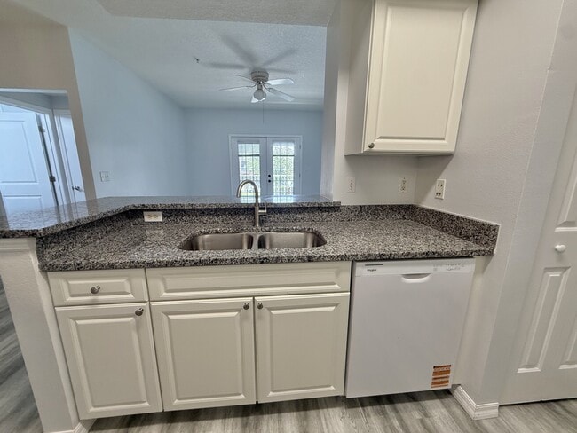Building Photo - 14226 Fredricksburg Dr