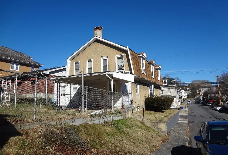 Building Photo - 900 Ridge St