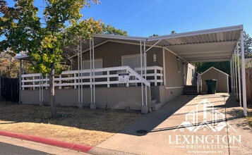 Building Photo - Beautifully Remodeled, 3BD/2BA, Modular Ho...