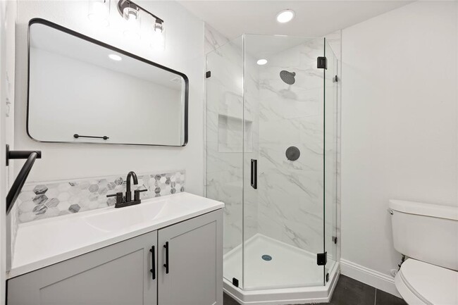Building Photo - 3806 Zephyr St