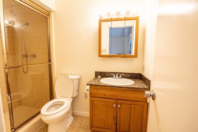 Building Photo - 14658 Flair Dr