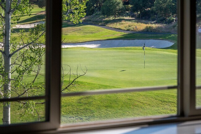 Building Photo - Gated Community in Broken Top