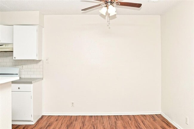 Building Photo - 6906 Deep Cir