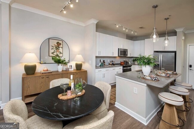 Building Photo - 2600 Milscott Dr