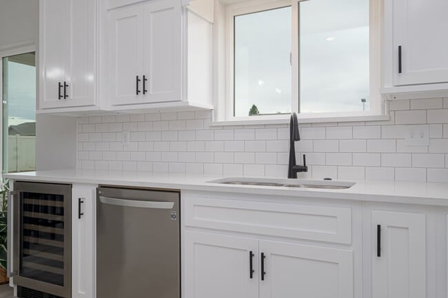 Building Photo - Beautiful New Home for Rent in Quincy