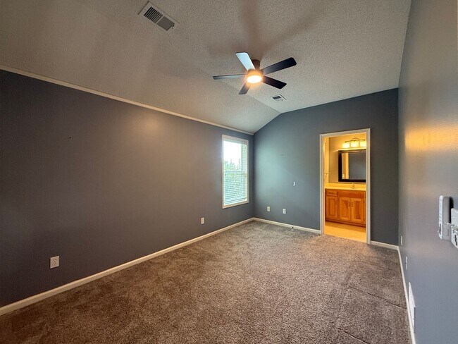 Building Photo - 13817 Hauser St