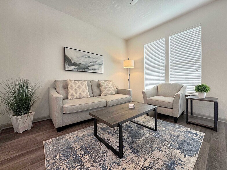 Building Photo - 1515 Flournoy Lp