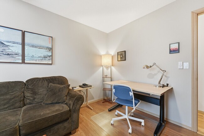 Building Photo - 5003 NE Mason St