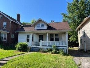 Building Photo - Coming soon- Cute 2 bedroom Cape Cod with ...