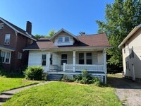 Building Photo - Coming soon- Cute 2 bedroom Cape Cod with ...