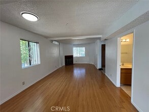 Building Photo - 430 N Lincoln Ave