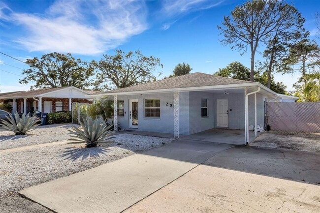 Building Photo - 2914 W Lake Ave