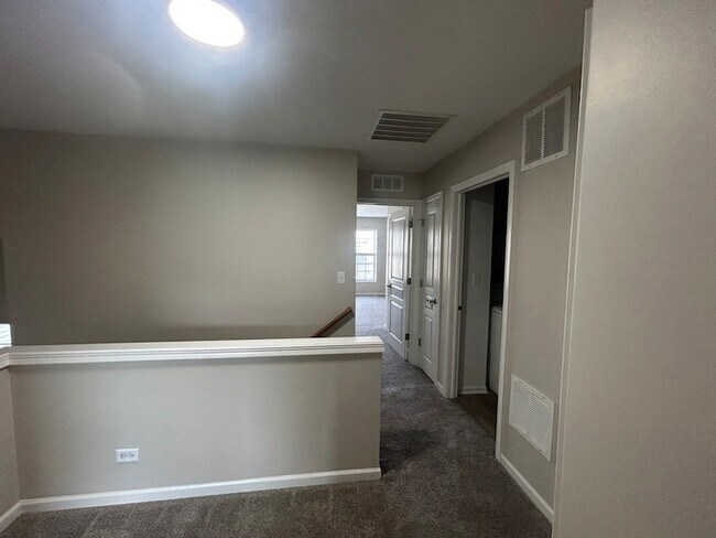 Building Photo - 508 Metropolitan St