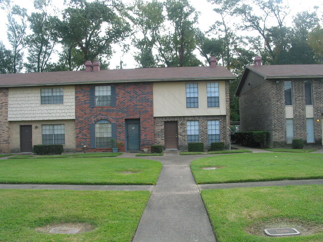 Primary Photo - 2700 N 16th St