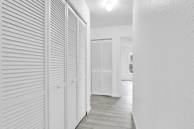 Building Photo - 13974 Folkestone Cir