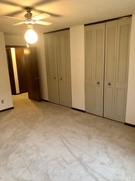 Bedroom 1 - 2911 Interlacken Dr