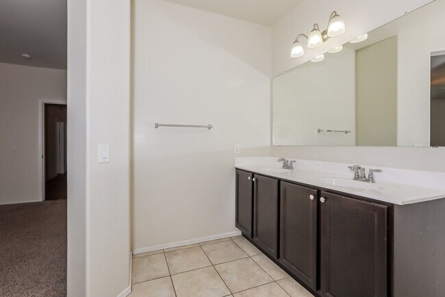 Building Photo - 4621 E Fire Opal Ln