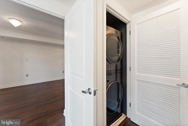 Building Photo - 11760 Sunrise Valley Dr