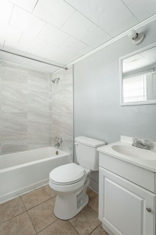 Building Photo - 311 Hedgewood Dr