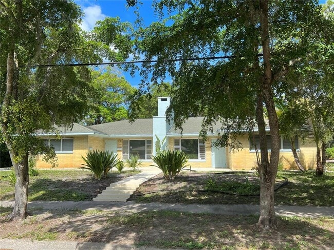 Primary Photo - 1221 Cocoanut Ave