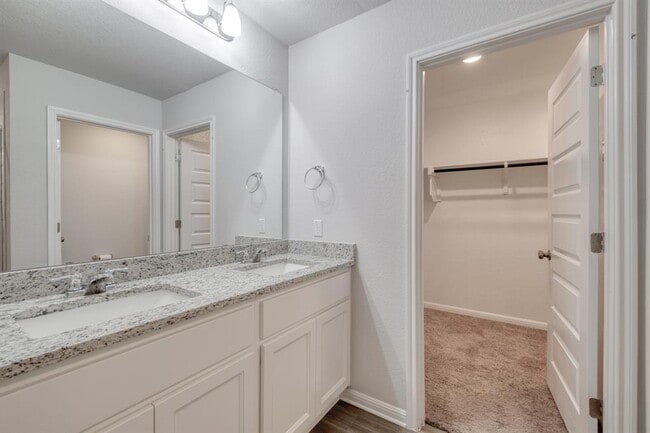 Building Photo - 128 Checkers Cv