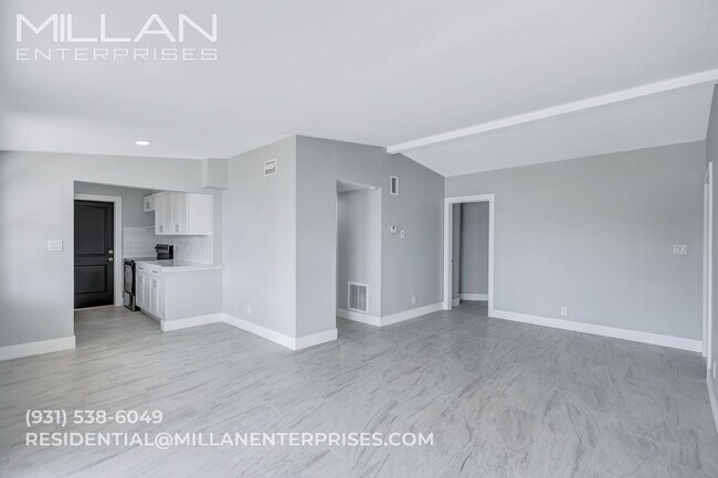 Building Photo - 325 Capri Blvd