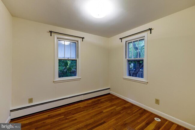 Building Photo - 5808 Oxford Rd