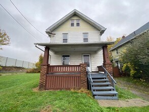 Building Photo - Large Single-Family Home in East Akron