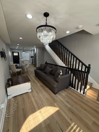 Building Photo - 2317 Barclay St