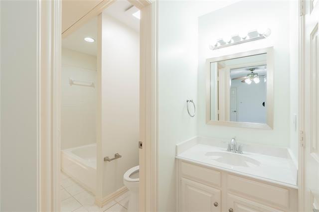 Building Photo - 4465 Longfellow Dr