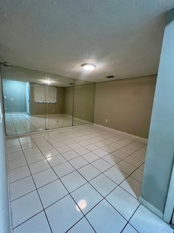 Building Photo - 3880 Villa Rose Ln