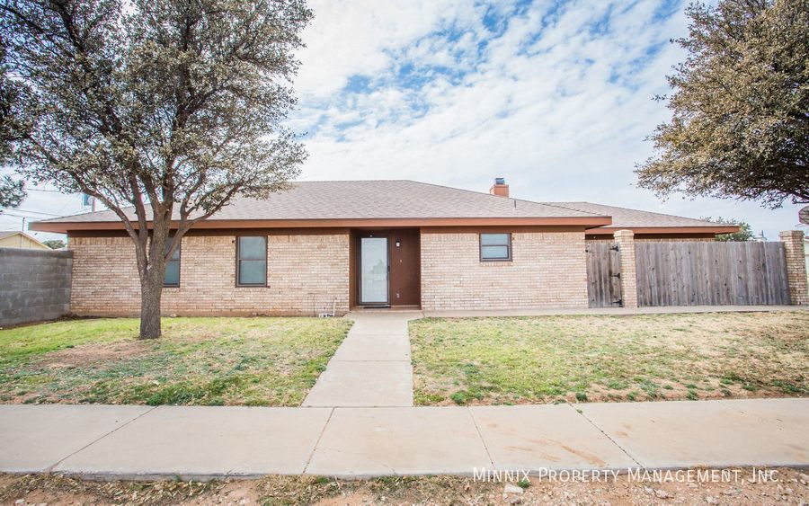 Primary Photo - 4701 Country Club Dr