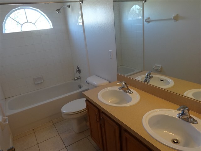 Building Photo - 136 Sura Blvd