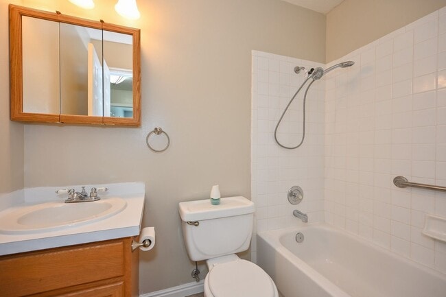 Building Photo - Great Family Home in Excellent Location!