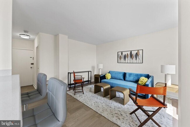 Building Photo - 1260 21st St NW