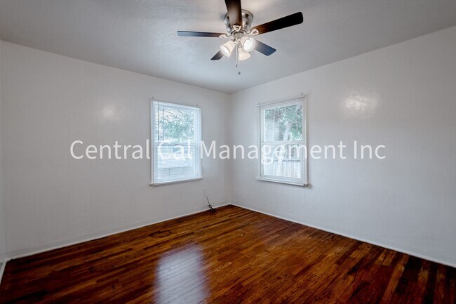 Building Photo - 2 Bedroom/1 Bath Home - $1395 per month