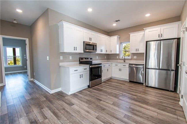 Building Photo - 115 Pinto Ln