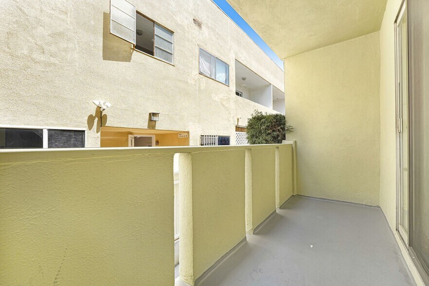 Building Photo - 937 6th St