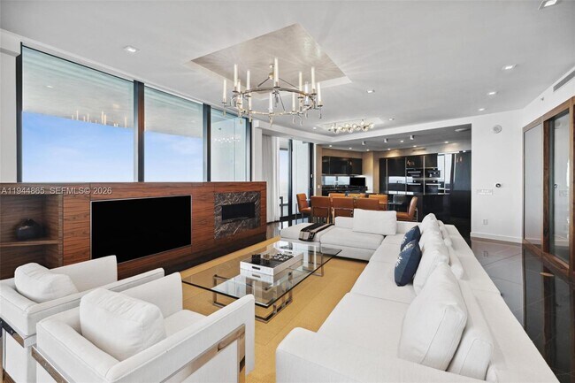 Building Photo - 18555 Collins Ave