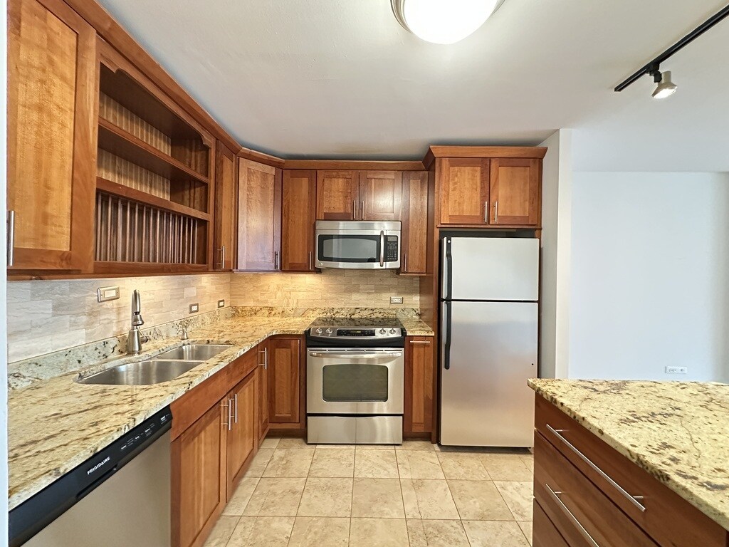 Building Photo - 1442 N Dearborn St