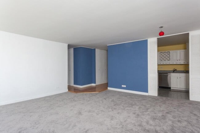 Building Photo - 1 bedroom in Chicago IL 60640
