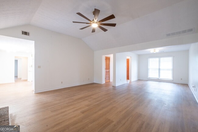 Building Photo - 2688 Benton Dr