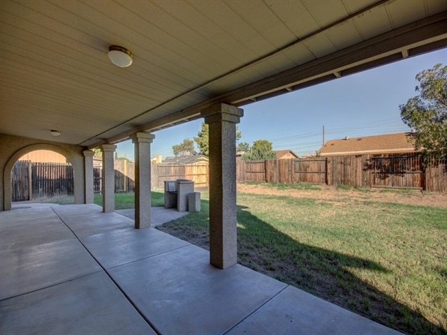 Building Photo - 8952 W Royal Palm Rd