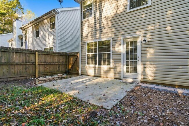 Building Photo - 326 Hidden Creek Ln