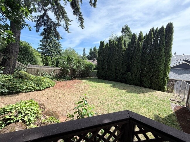 Building Photo - Beautiful 4 Bed, 2 Bath Single Family Home 2 Attached Car Garage and Laundry In Unit!