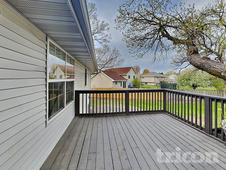 Building Photo - 5535 Highland Trail