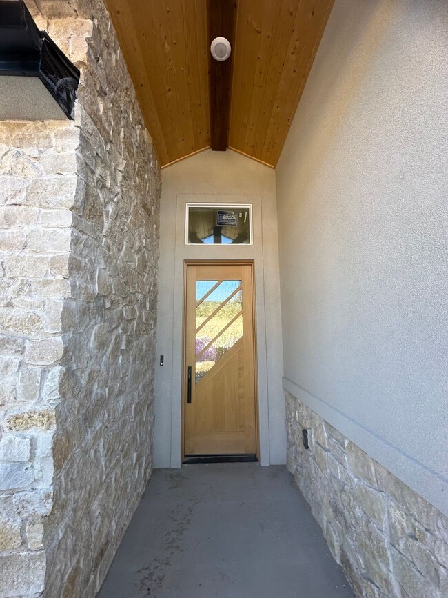 Building Photo - Beautiful New 4 Bedroom Home in Cedar City!